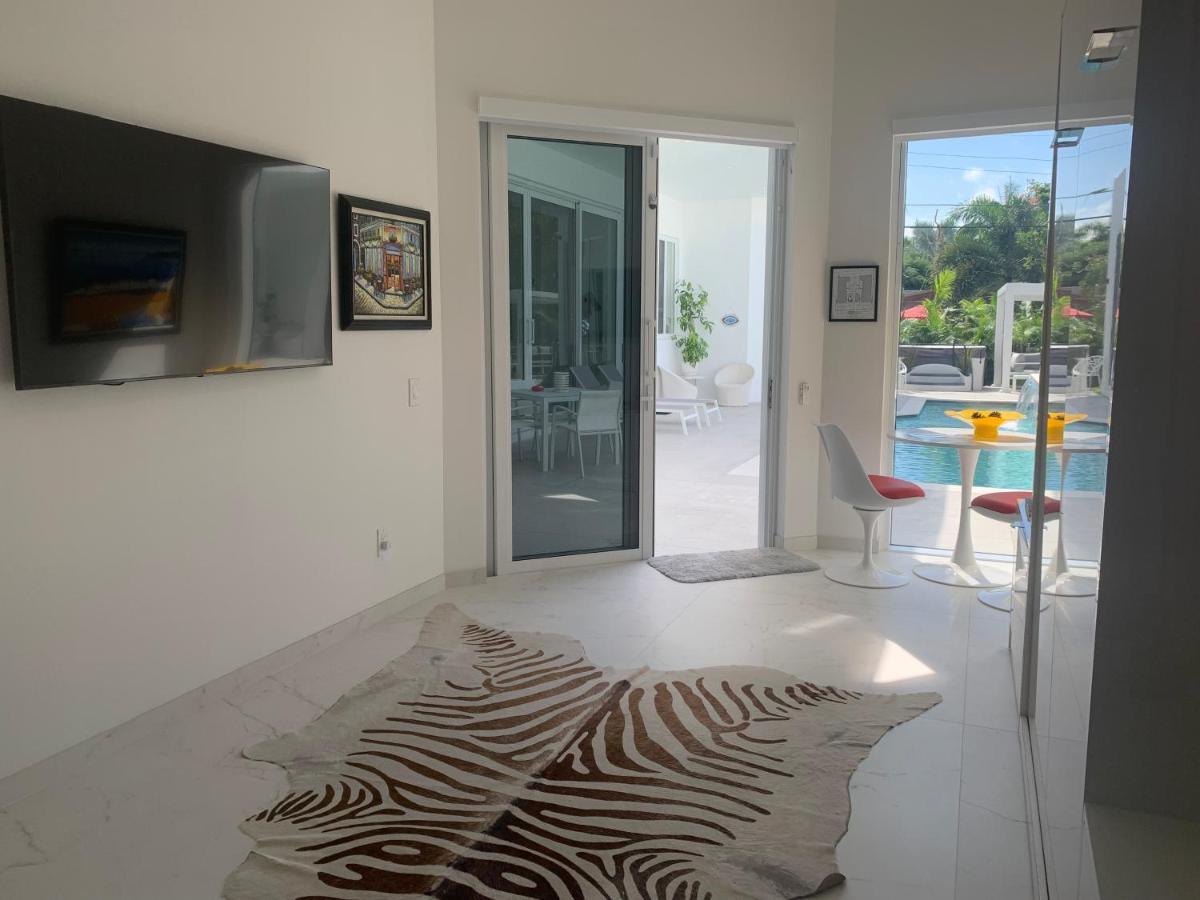 Men Only Clothing Option Guesthouse Near Wilton Manors Fort Lauderdale Exterior photo