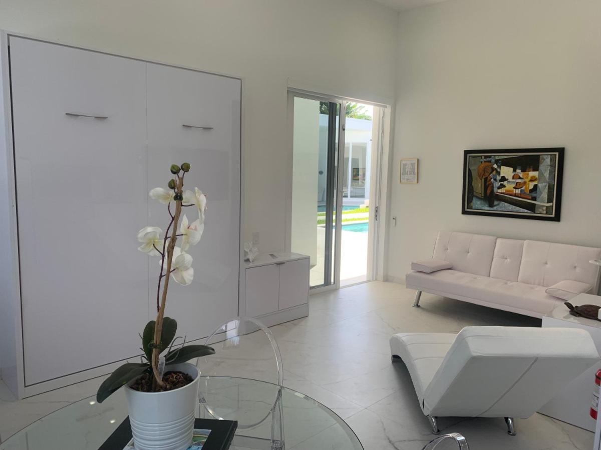 Men Only Clothing Option Guesthouse Near Wilton Manors Fort Lauderdale Exterior photo