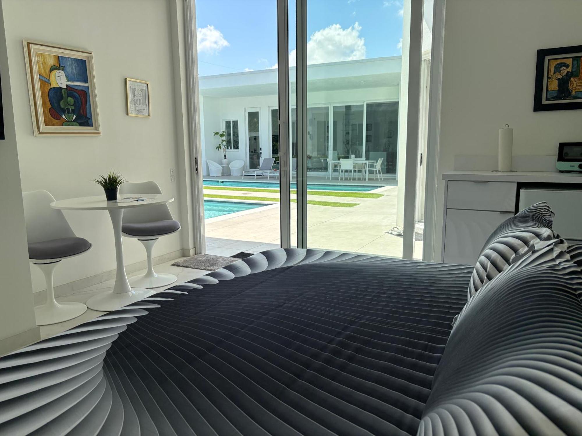 Men Only Clothing Option Guesthouse Near Wilton Manors Fort Lauderdale Exterior photo