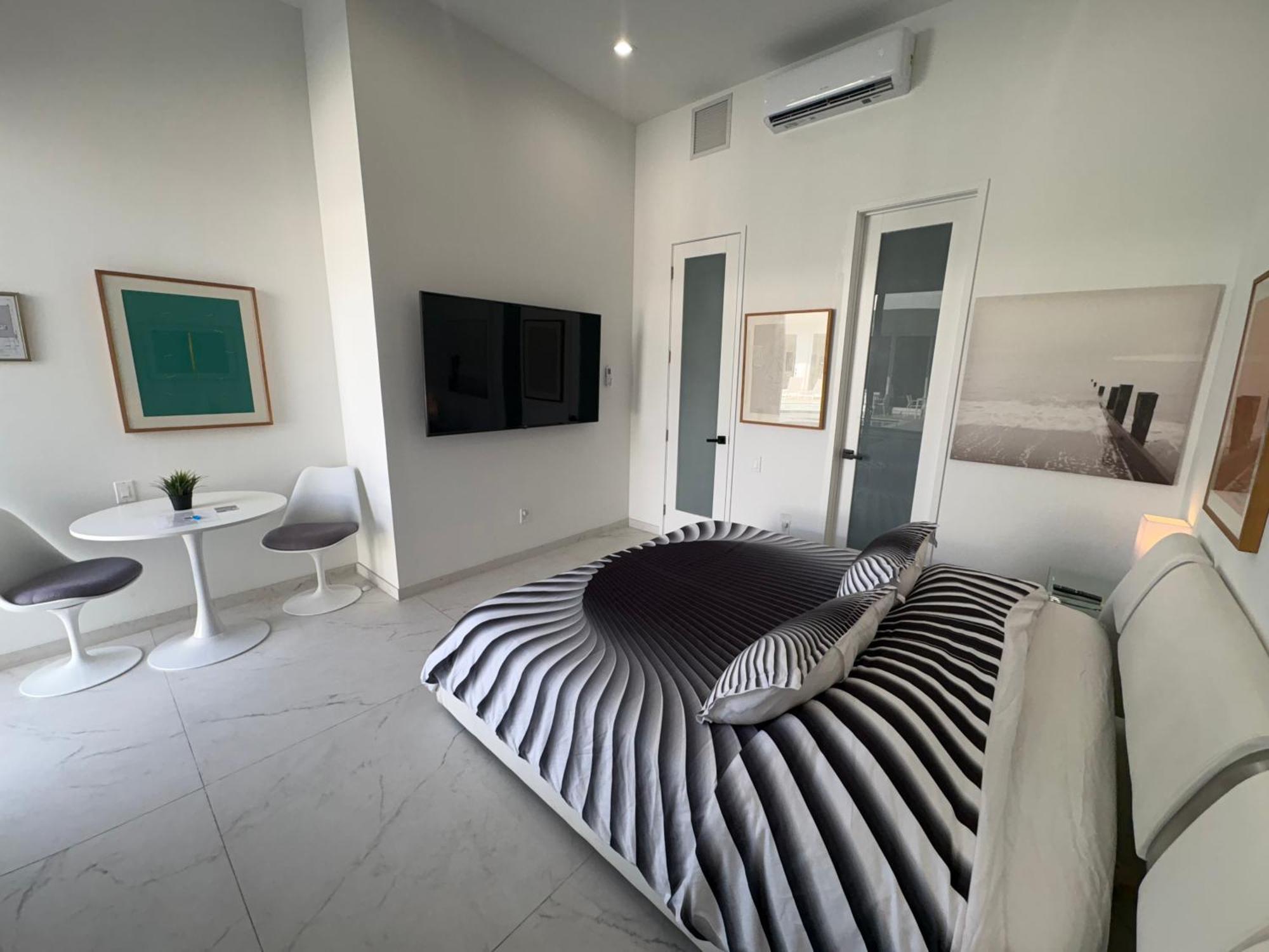 Men Only Clothing Option Guesthouse Near Wilton Manors Fort Lauderdale Exterior photo