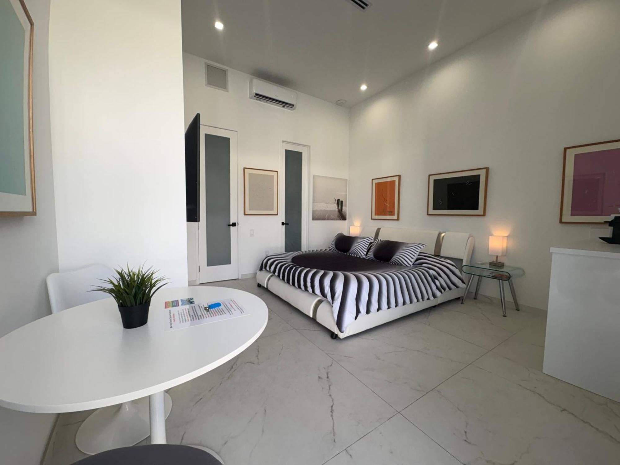 Men Only Clothing Option Guesthouse Near Wilton Manors Fort Lauderdale Exterior photo